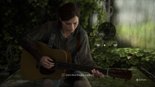 Joel hat Ellie das Gitarre spielen beigebracht - per Touchpad des Controllers spielen wir mit, viel falsch kann man dabei freilich nicht machen... Joel hat Ellie das Gitarre spielen beigebracht - per Touchpad des Controllers spielen wir mit, viel falsch kann man dabei freilich nicht machen...